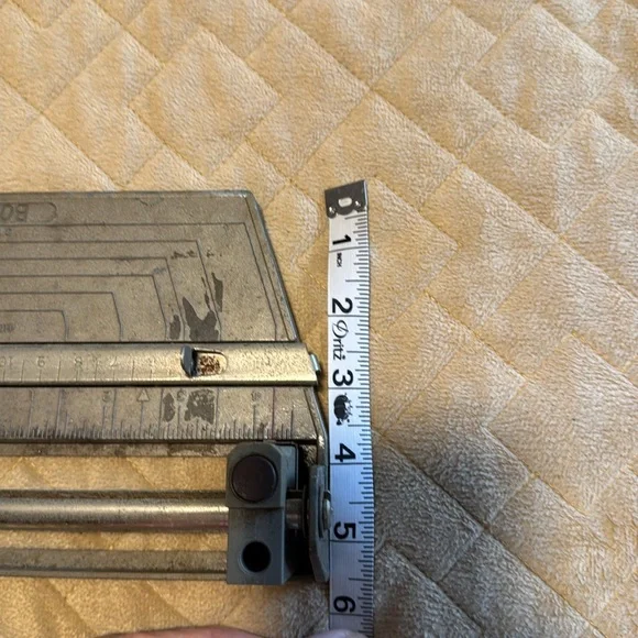 Vintage Boston 3 hole punch. - Picture 5 of 5